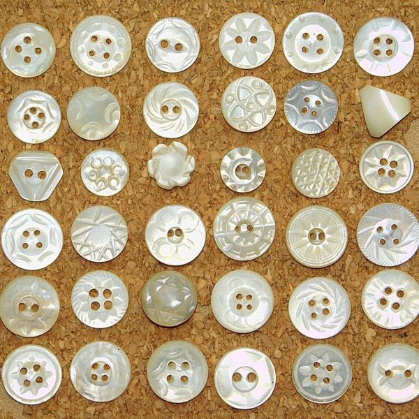 Pearl Button 05 600x600